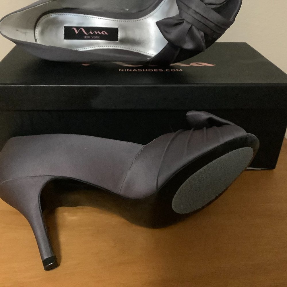 Nina Forbes Satin Peep Toe Shoes, Steel Luster, Size 5 - Picture 4 of 8
